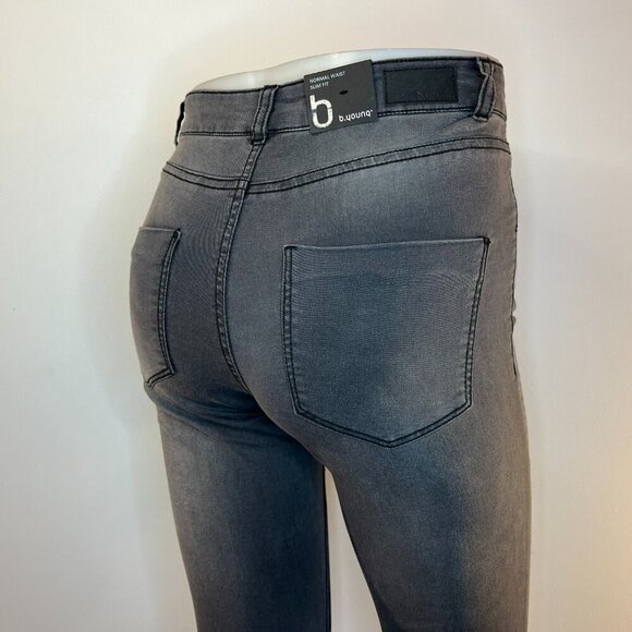 B. YOUNG Women's Grey Denim Slim Fit Lola Lola Jeans - Size 26 x 32L - NWT $69 - Picture 3 of 5